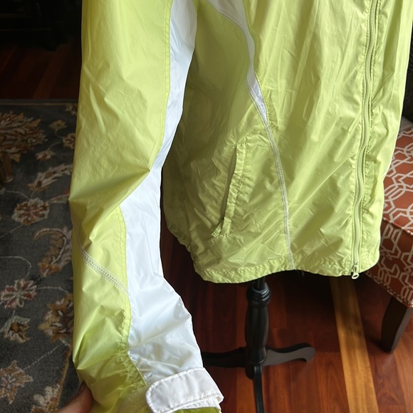 Columbia windbreaker - Picture 3 of 9